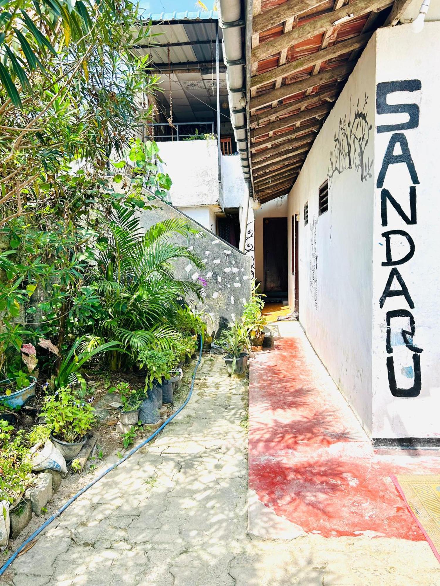 Sandaru Surffing Inn Weligama Eksteriør bilde